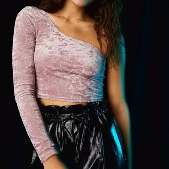 TNA Aritzia Hollywood Crushed Velvet One Shoulder Crop Tee Size XXS Pink - Picture 2 of 7